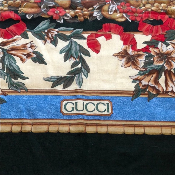 🔥 Gucci Scarf 🔥 - Picture 6 of 6